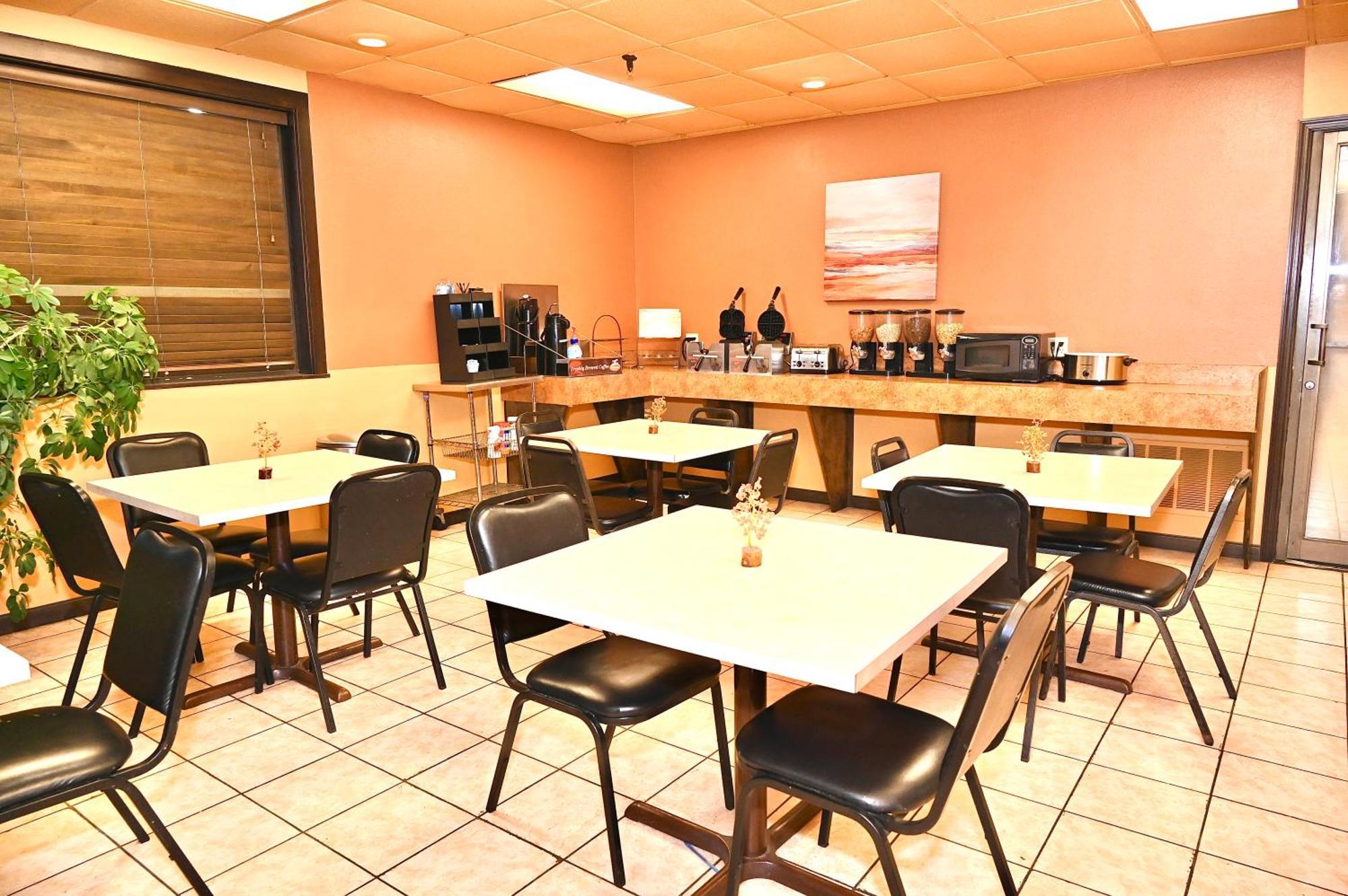 Fortune Inn&Suites Newport Extérieur photo
